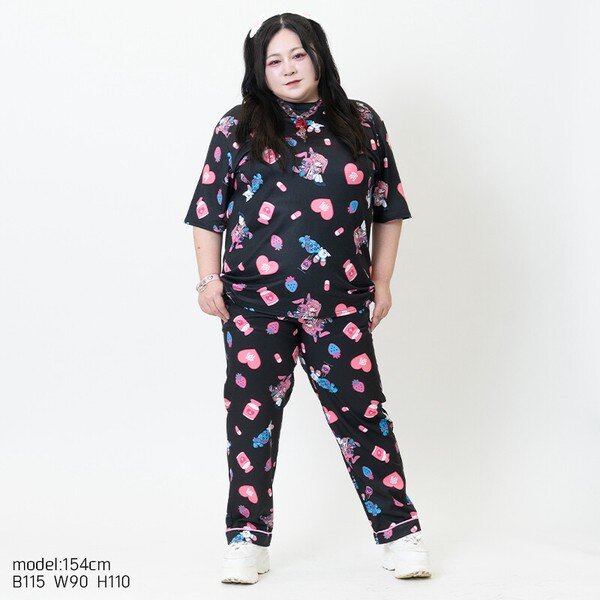 Oversize t-shirt - Menhera-chan, svart