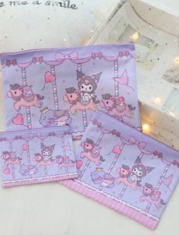 Lila necessärer 3-pack - Kuromi åker karusell