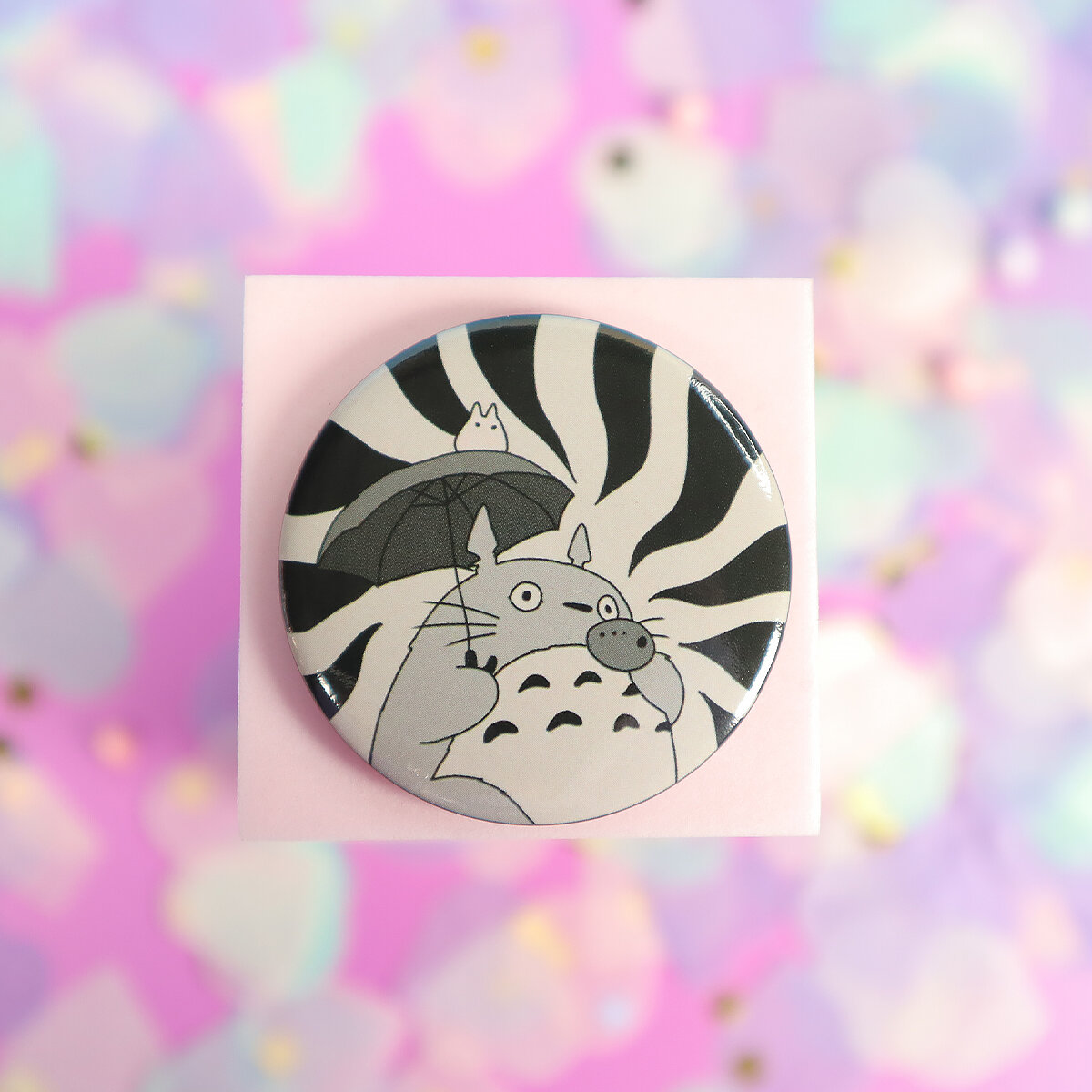 Stor knapp - Totoro med paraply