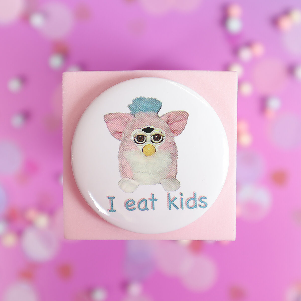 Stor knapp - Furby, I eat kids