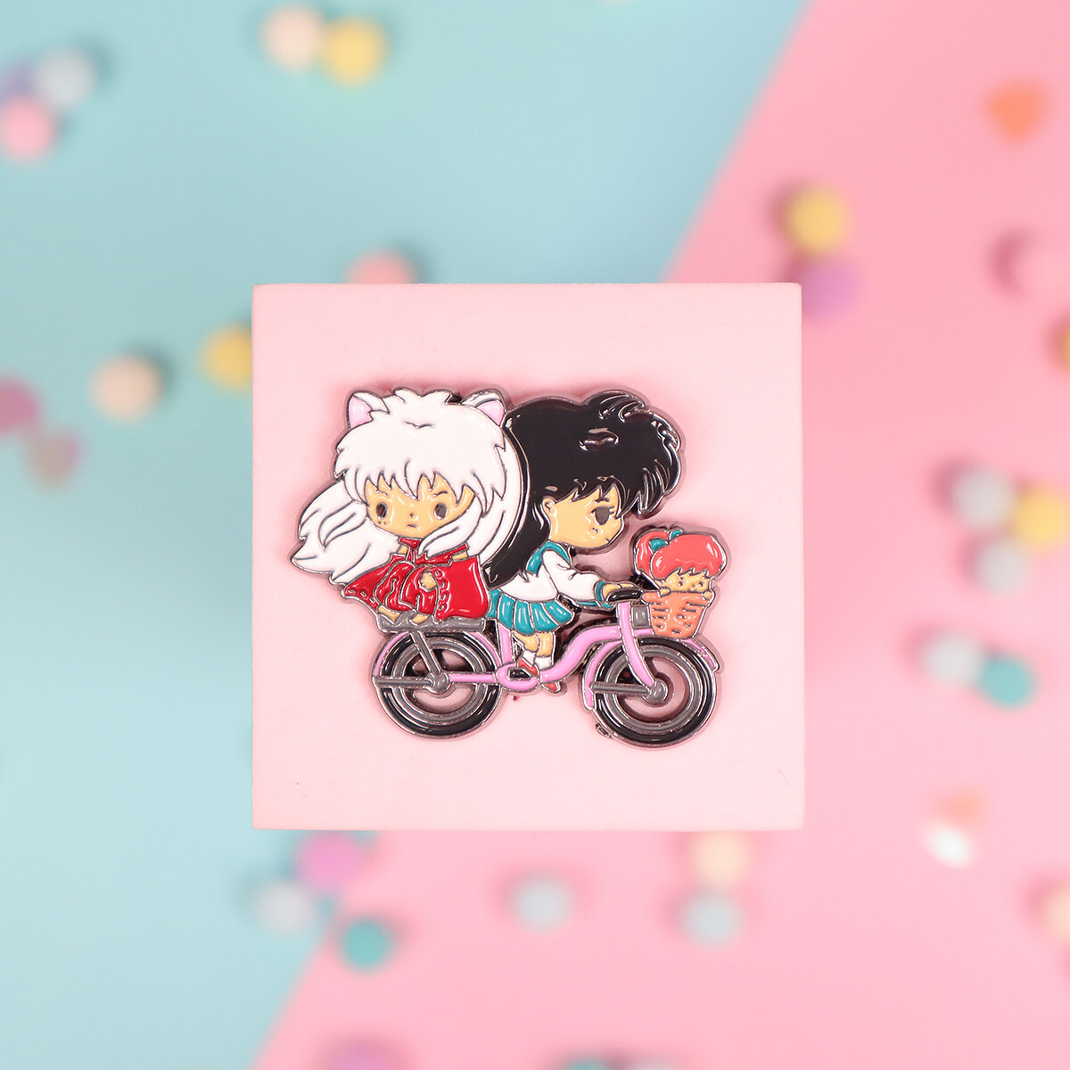 Pin - Inuyasha & Kagome på cykel