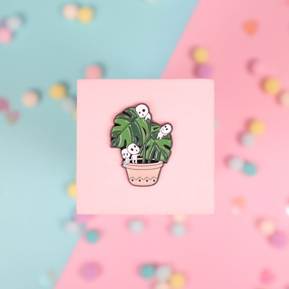 Pin - Kodama på monstera