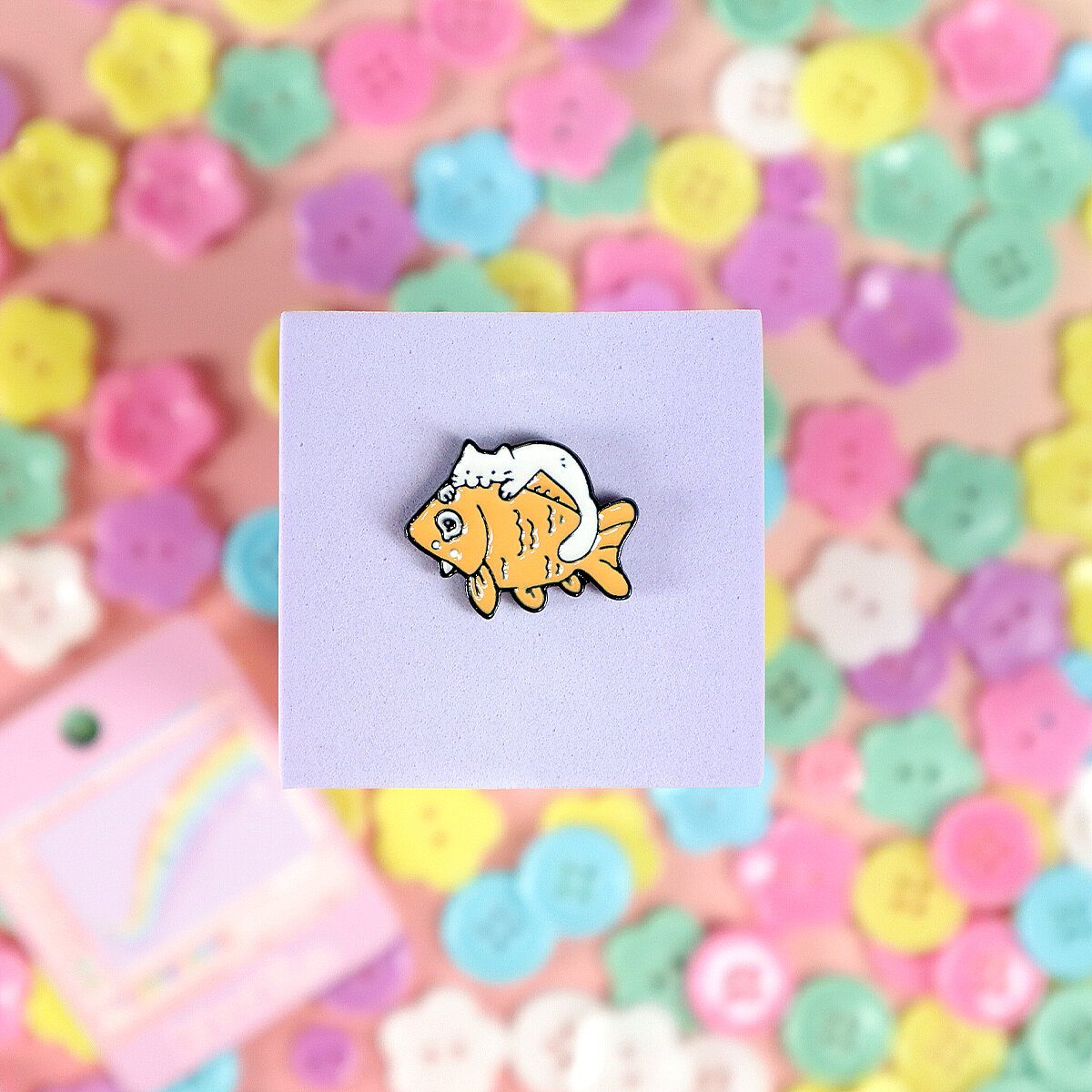 Pin - Cat eating fish