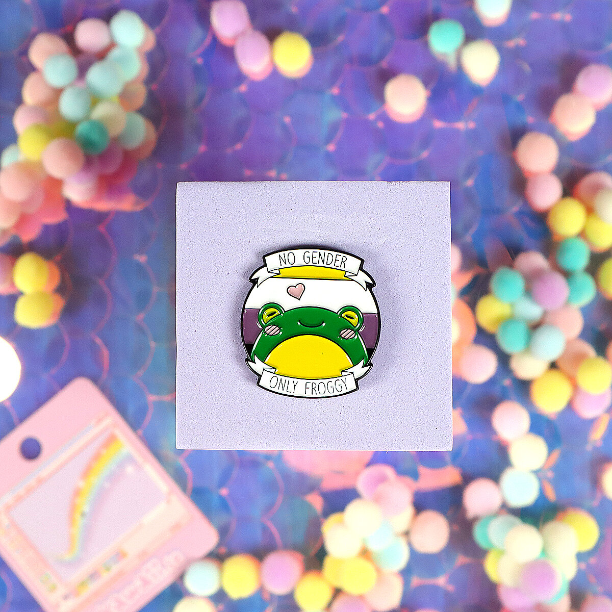Pin - No gender only froggy
