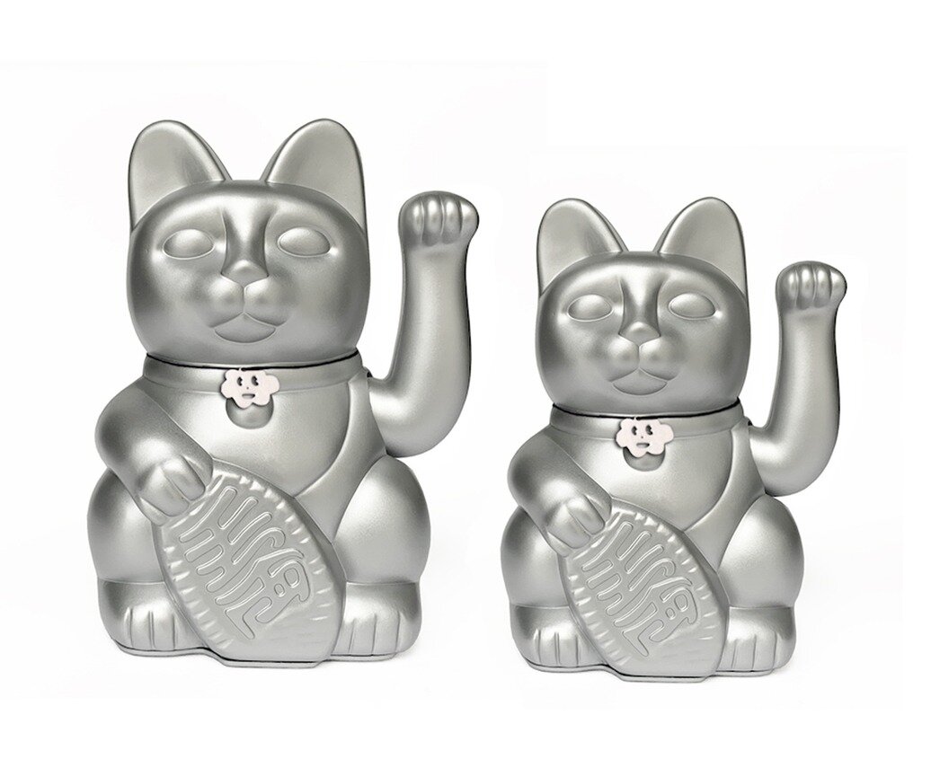 Silverfärgad maneki neko