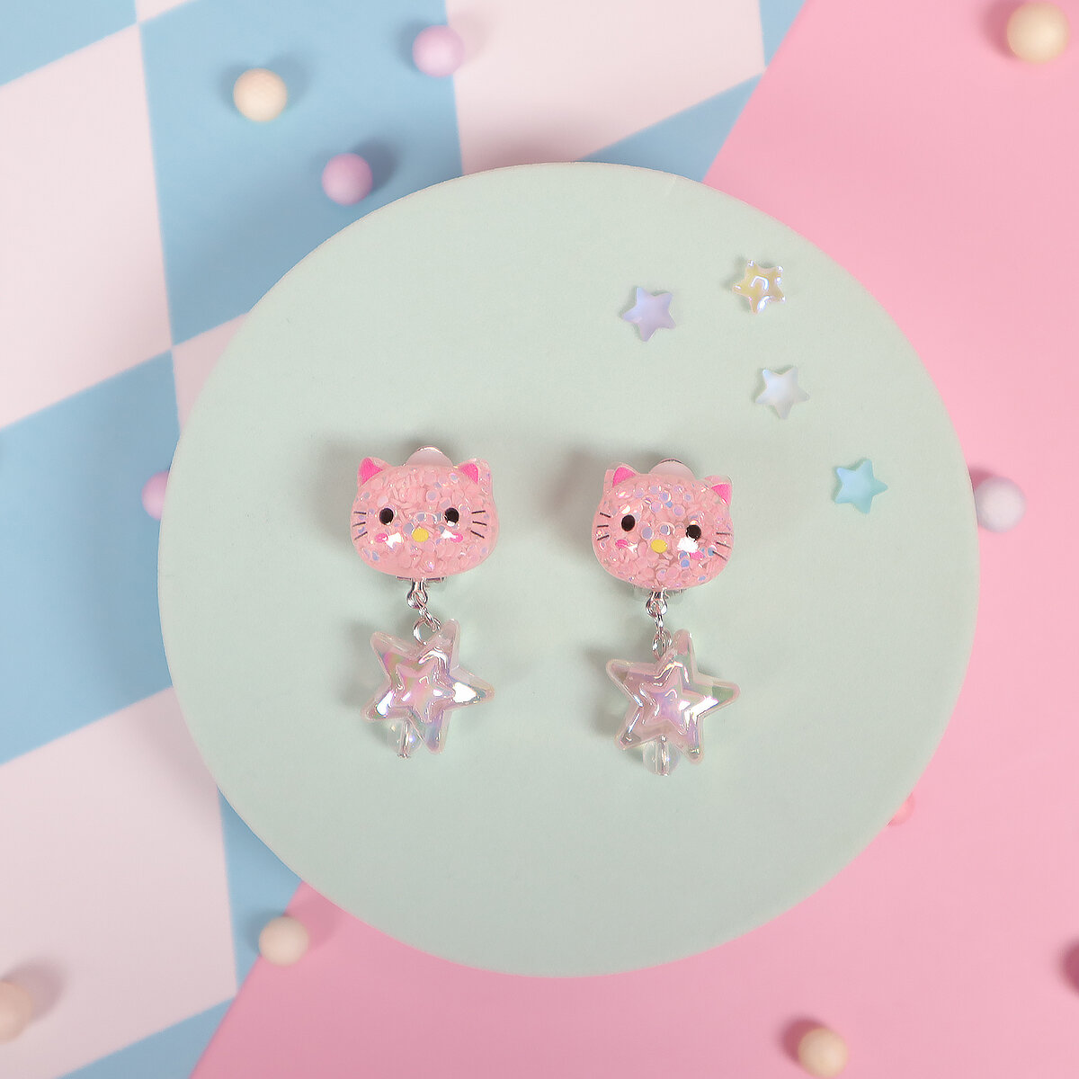 Clipsörhängen - Hello Kitty med stjärnor