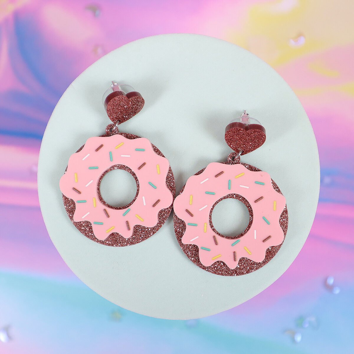 Stiftörhängen - Glittriga donuts med frosting