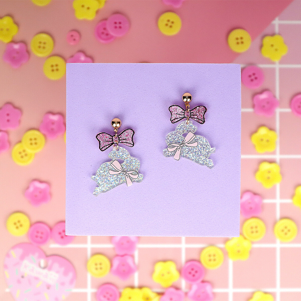 Örhängen - Glittrig kanin med rosett