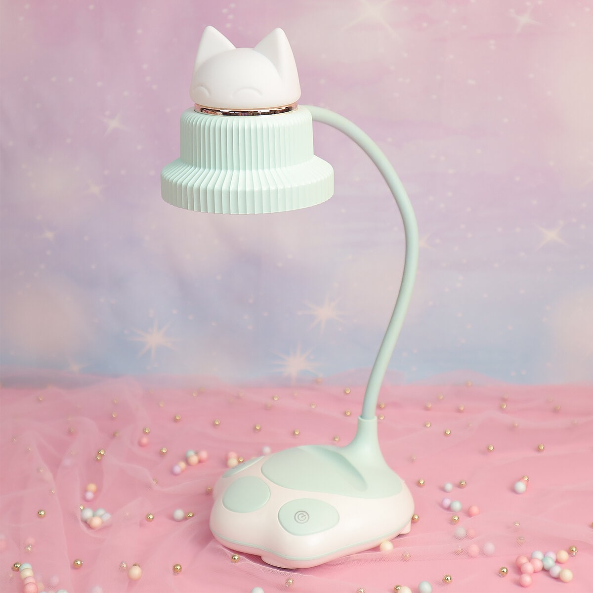 Kattig skrivbordslampa