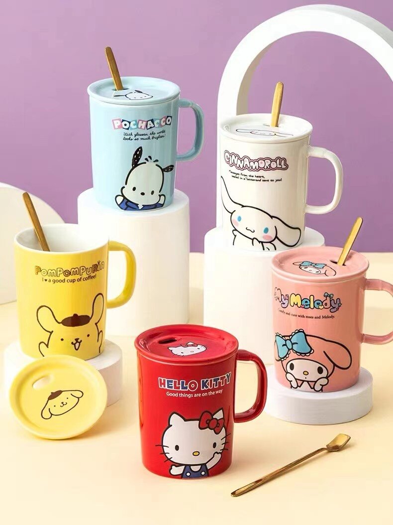 Sanrio-mugg med lock & sked