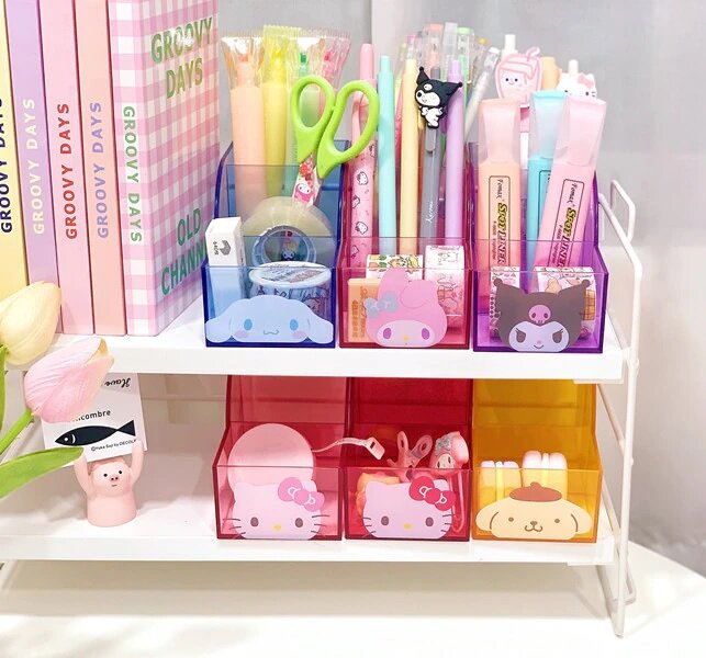 Litet Sanrio-skrivbordställ