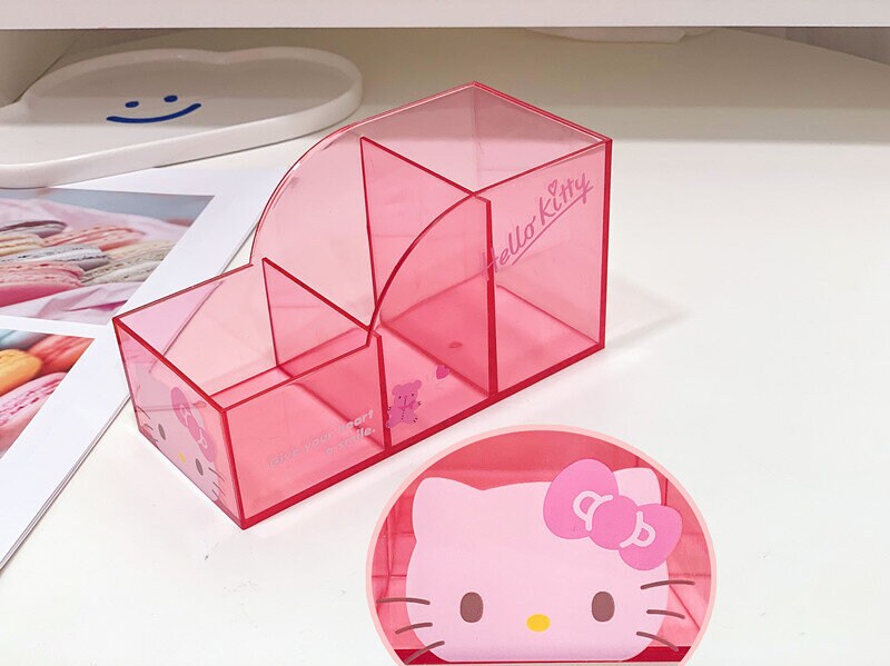 Litet Sanrio-skrivbordställ