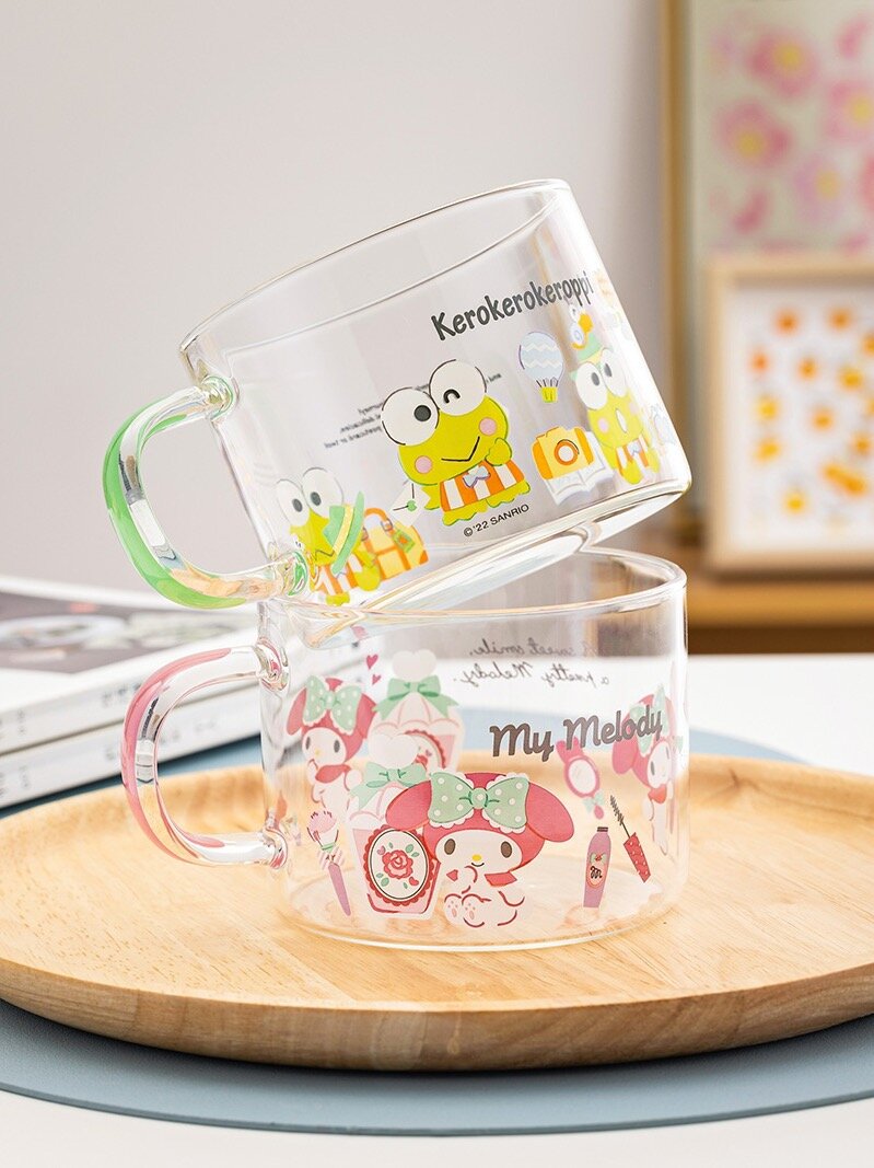 Sanrio-mugg i glas