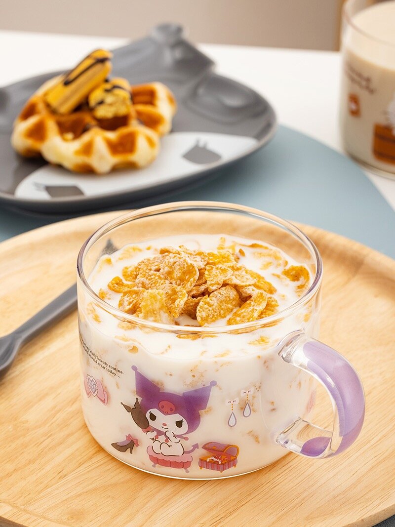 Sanrio-mugg i glas