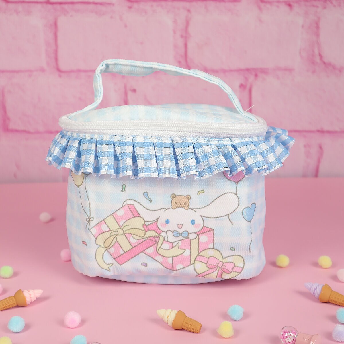 Sanrio necessär med volang