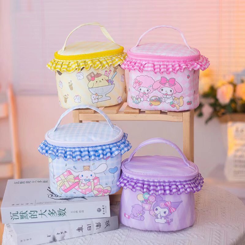 Sanrio necessär med volang