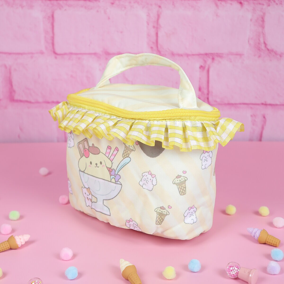 Sanrio necessär med volang