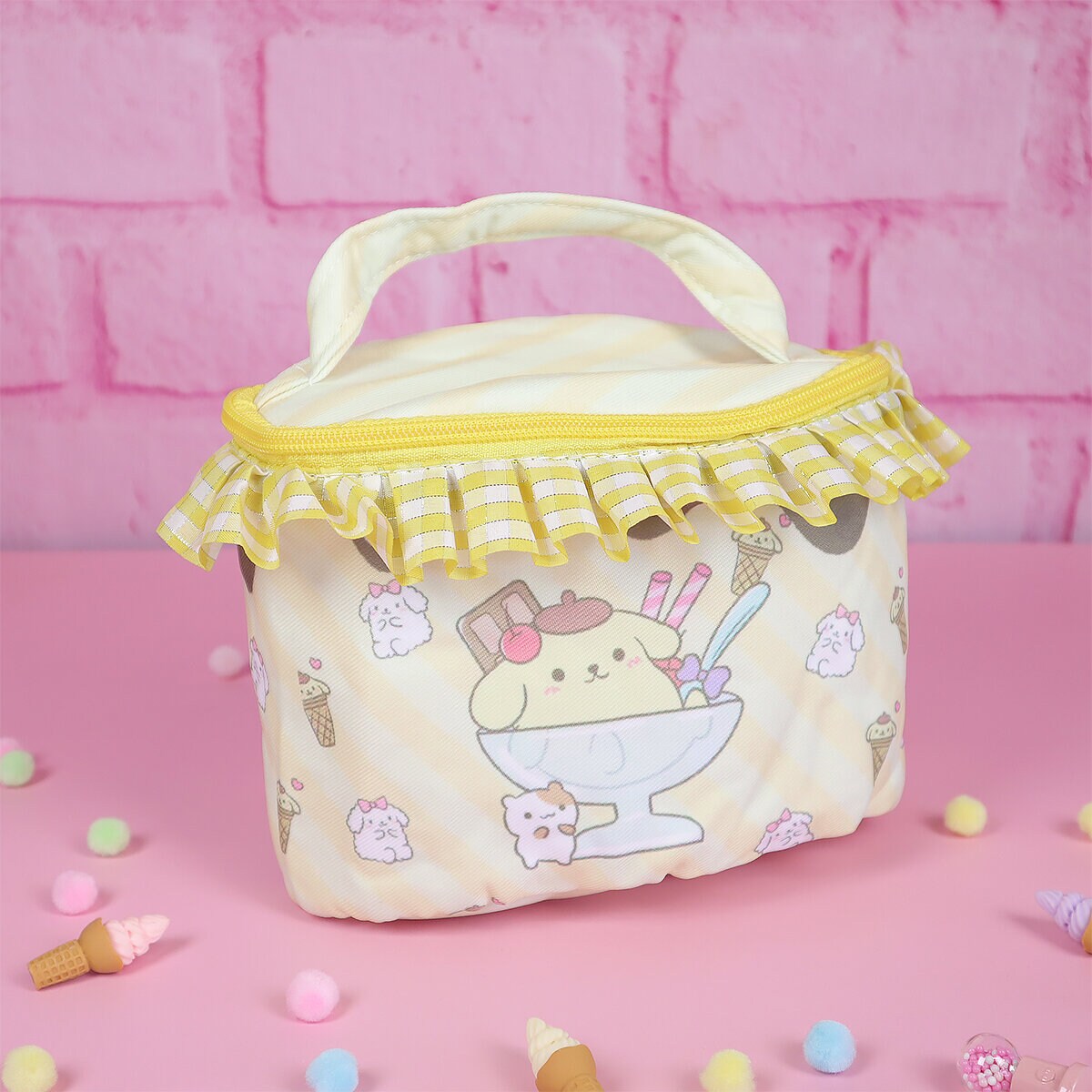 Sanrio necessär med volang