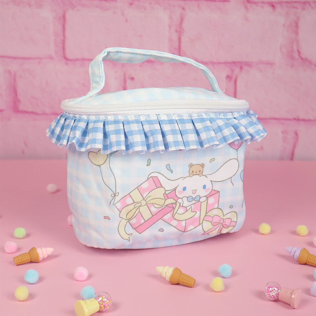 Sanrio necessär med volang