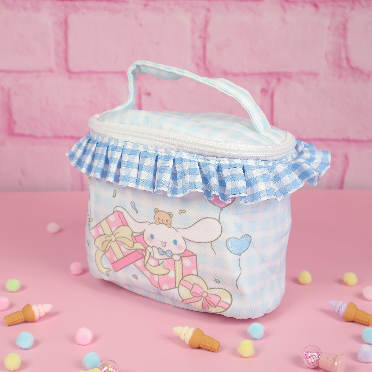 Sanrio necessär med volang