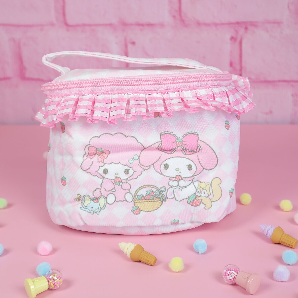 Sanrio necessär med volang