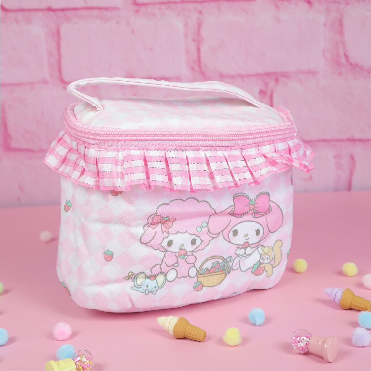 Sanrio necessär med volang
