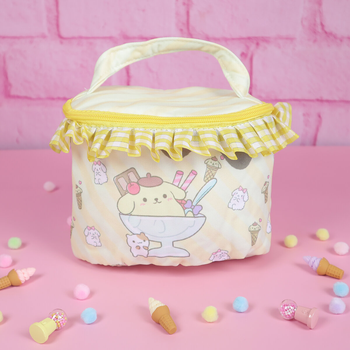 Sanrio necessär med volang