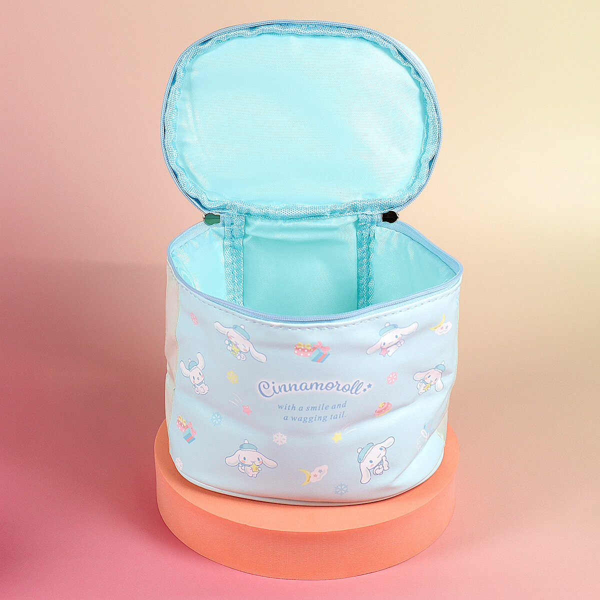Pastellig necessär med rosetthandtag - Cinnamoroll