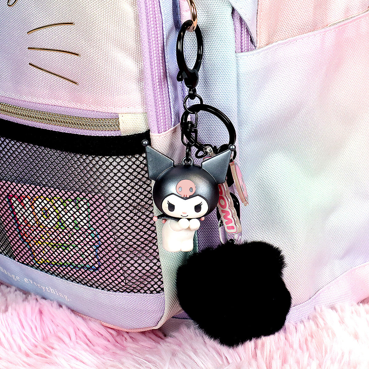 Bag charm - Kuromi med svart Pom Pom