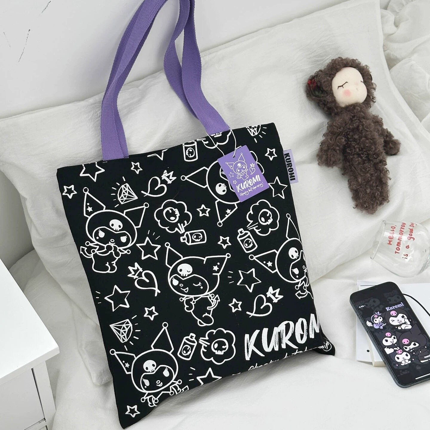 Tygväska Kuromi white lines