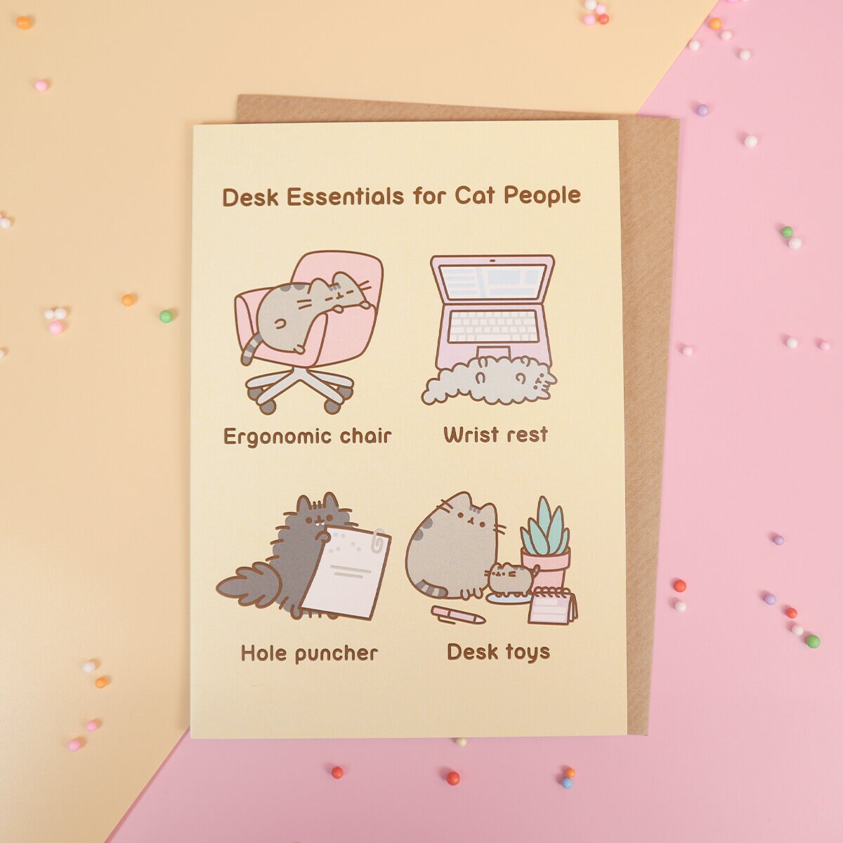 Kort med kuvert - Pusheen desk essentials