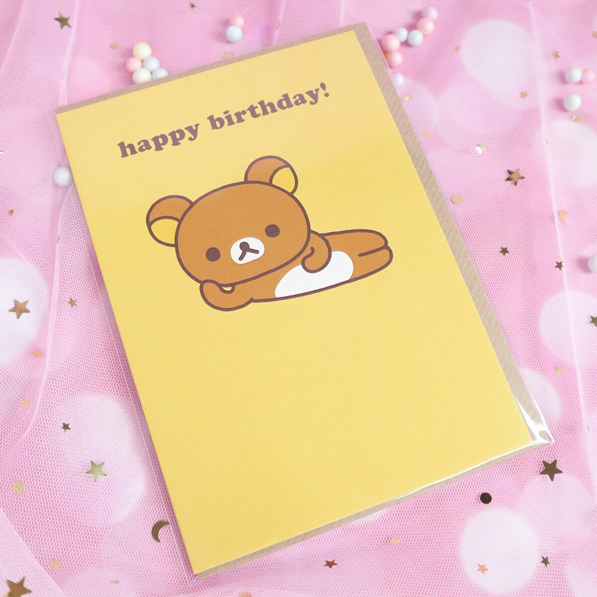 Gult kort med kuvert - Rilakkuma, Happy Birthday!