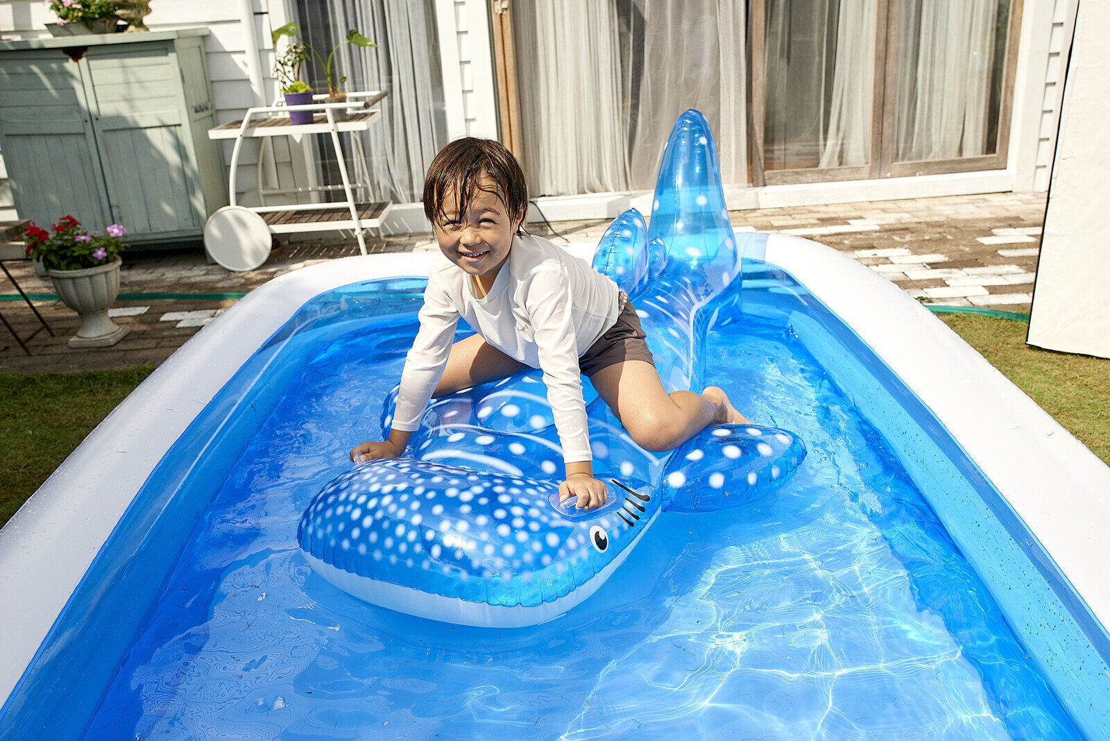Pool Float Jättevalhaj