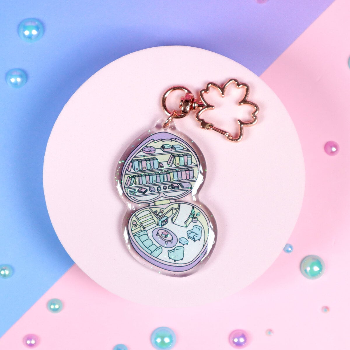 Glittrig bag charm - Pocket library