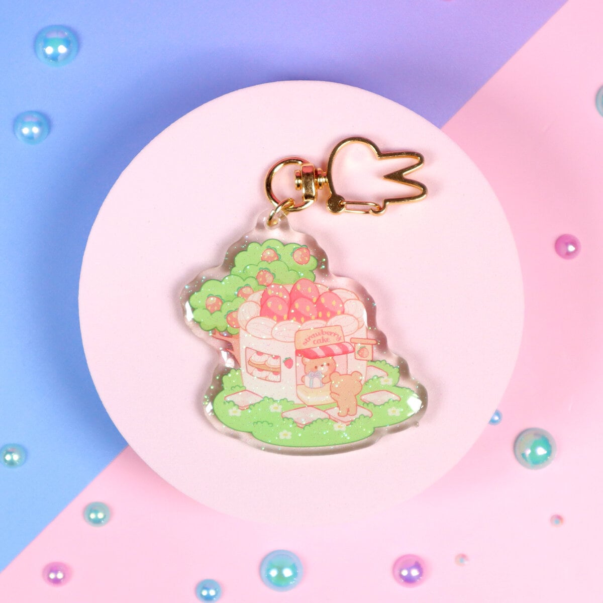 Glittrig bag charm - Strawberry cake shop