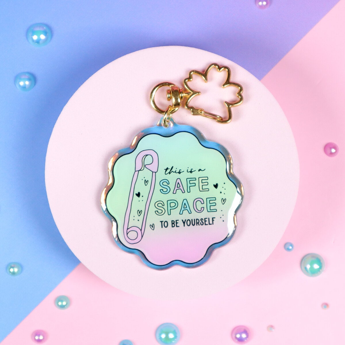 Glittrig bag charm - Safe space