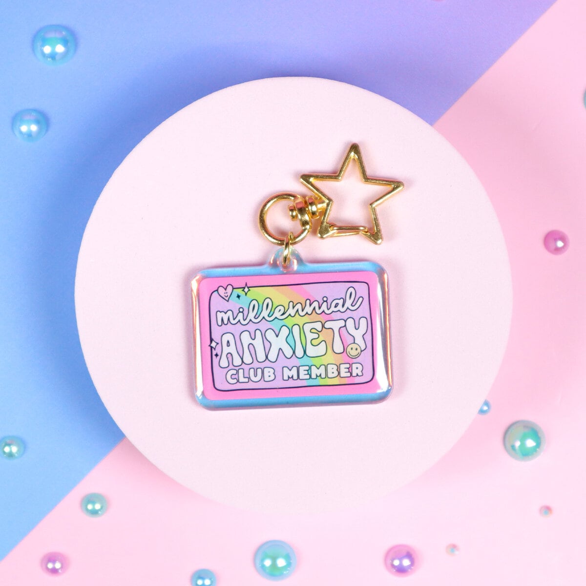 Glittrig bag charm - Millennial anxiety club member