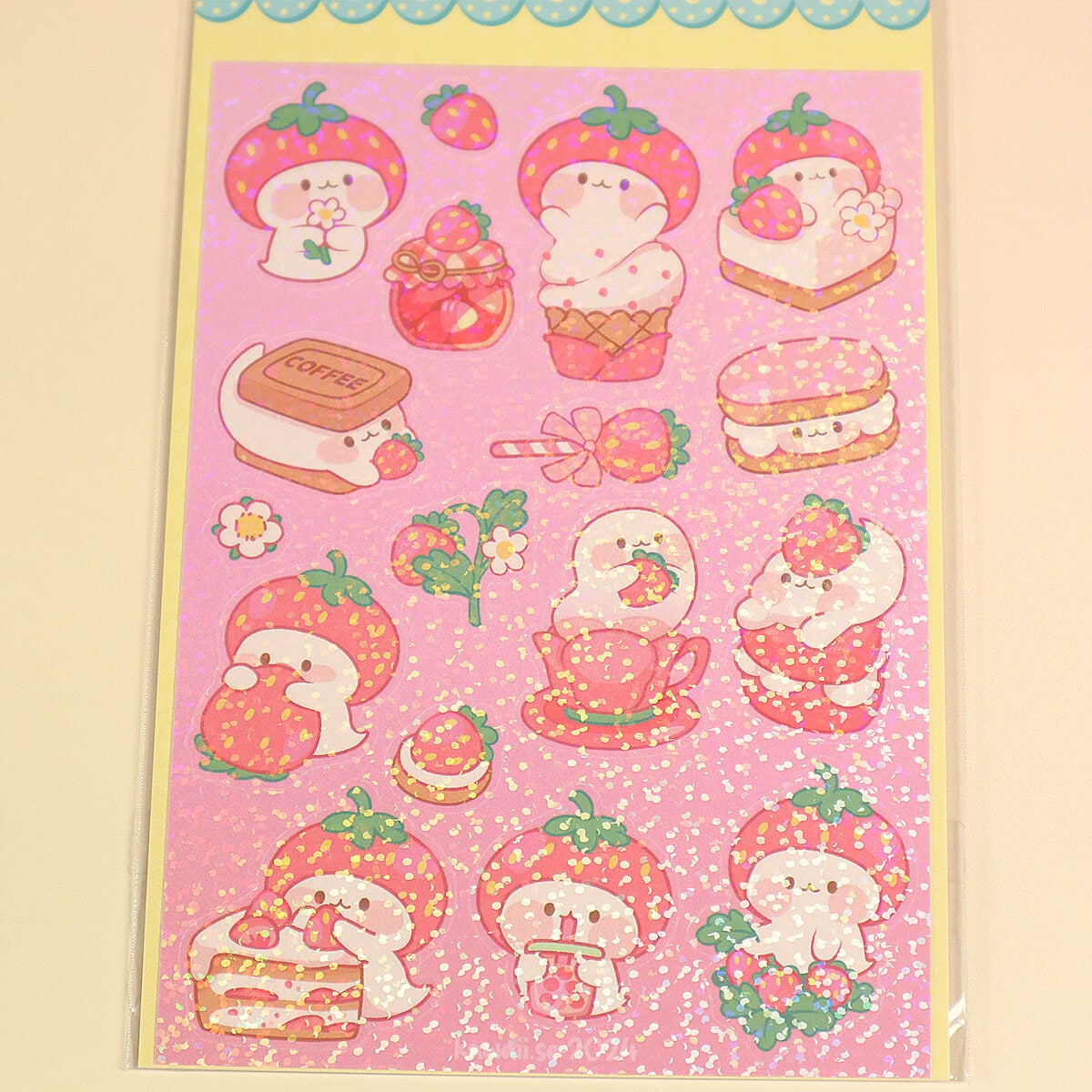 Stickersark A6 - Strawberry ghost