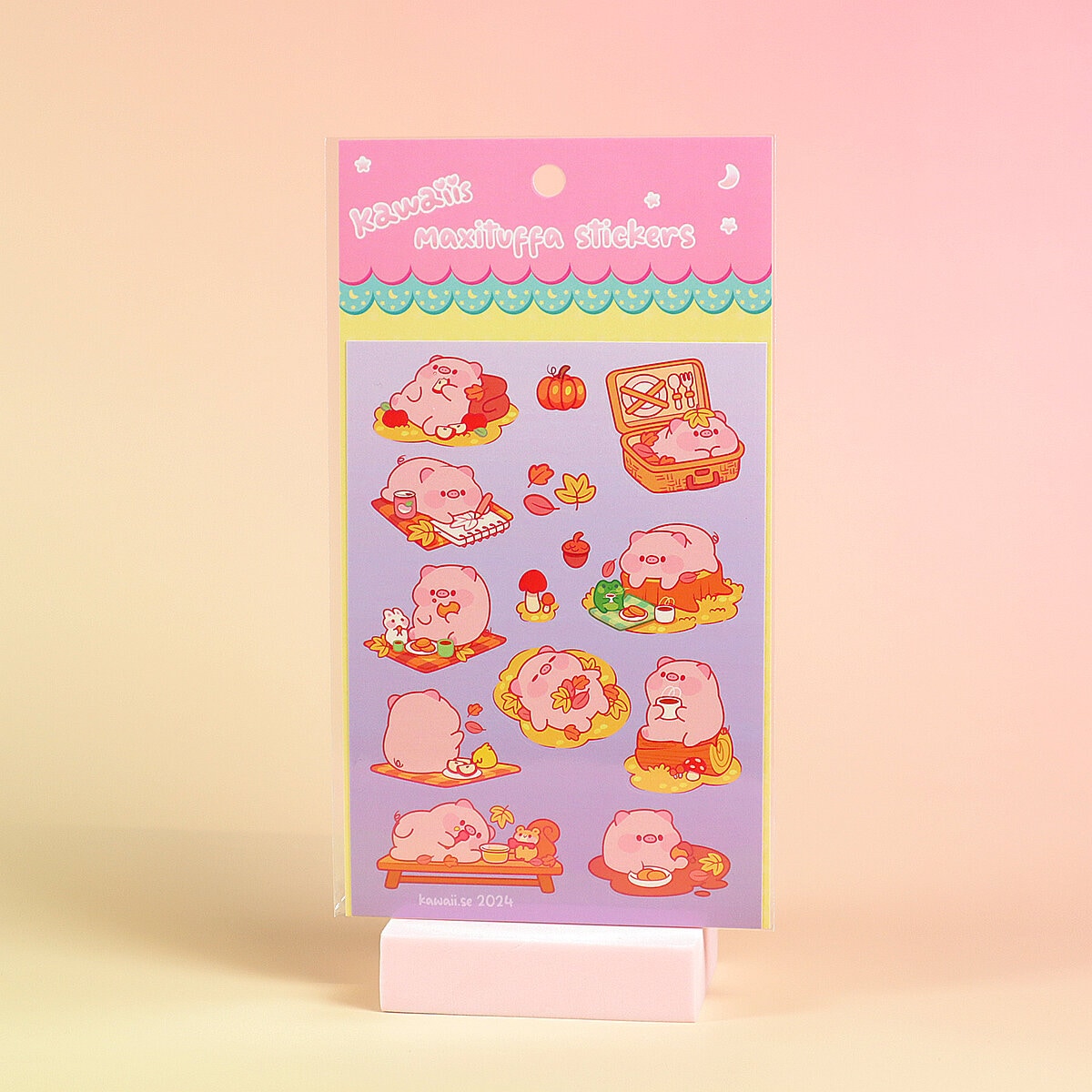 Stickersark A6 - Piggy doing things