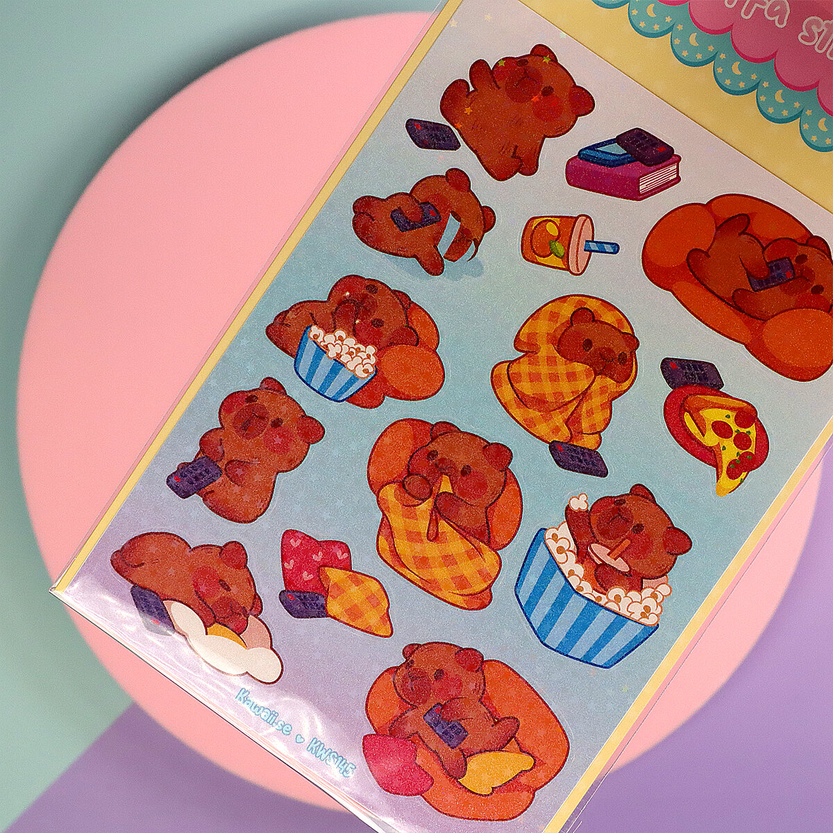 Stickersark A6 - Capybara doing stuff