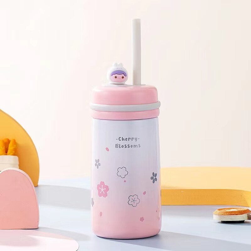 Sakura-termos med sugrör
