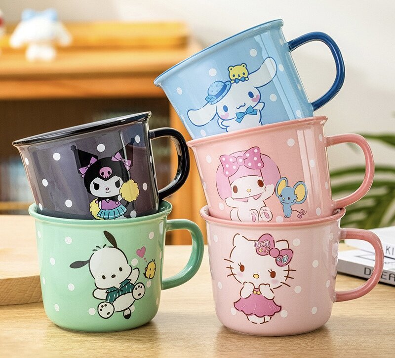 Prickig Sanrio-mugg i porslin