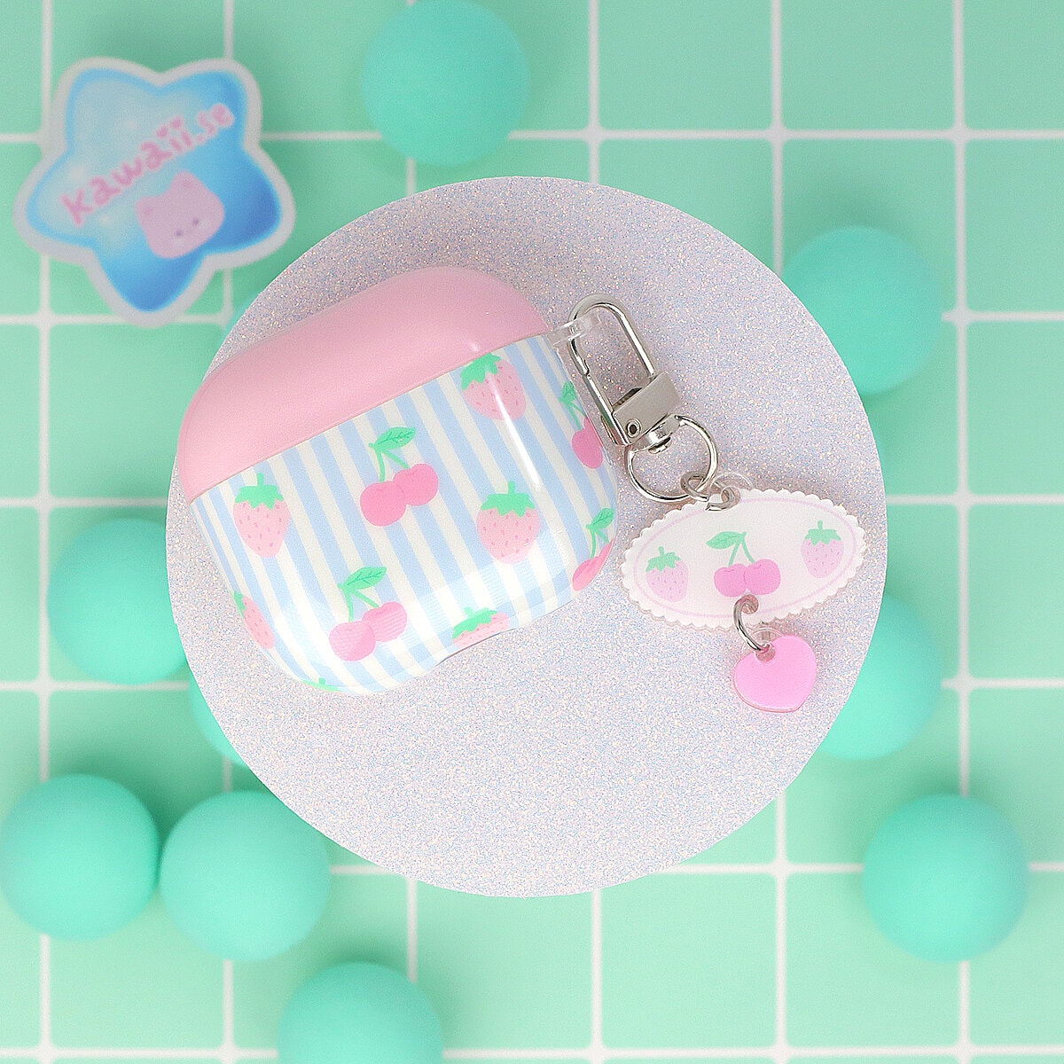 Airpodfodral med Bag Charm - Stripes & Berries
