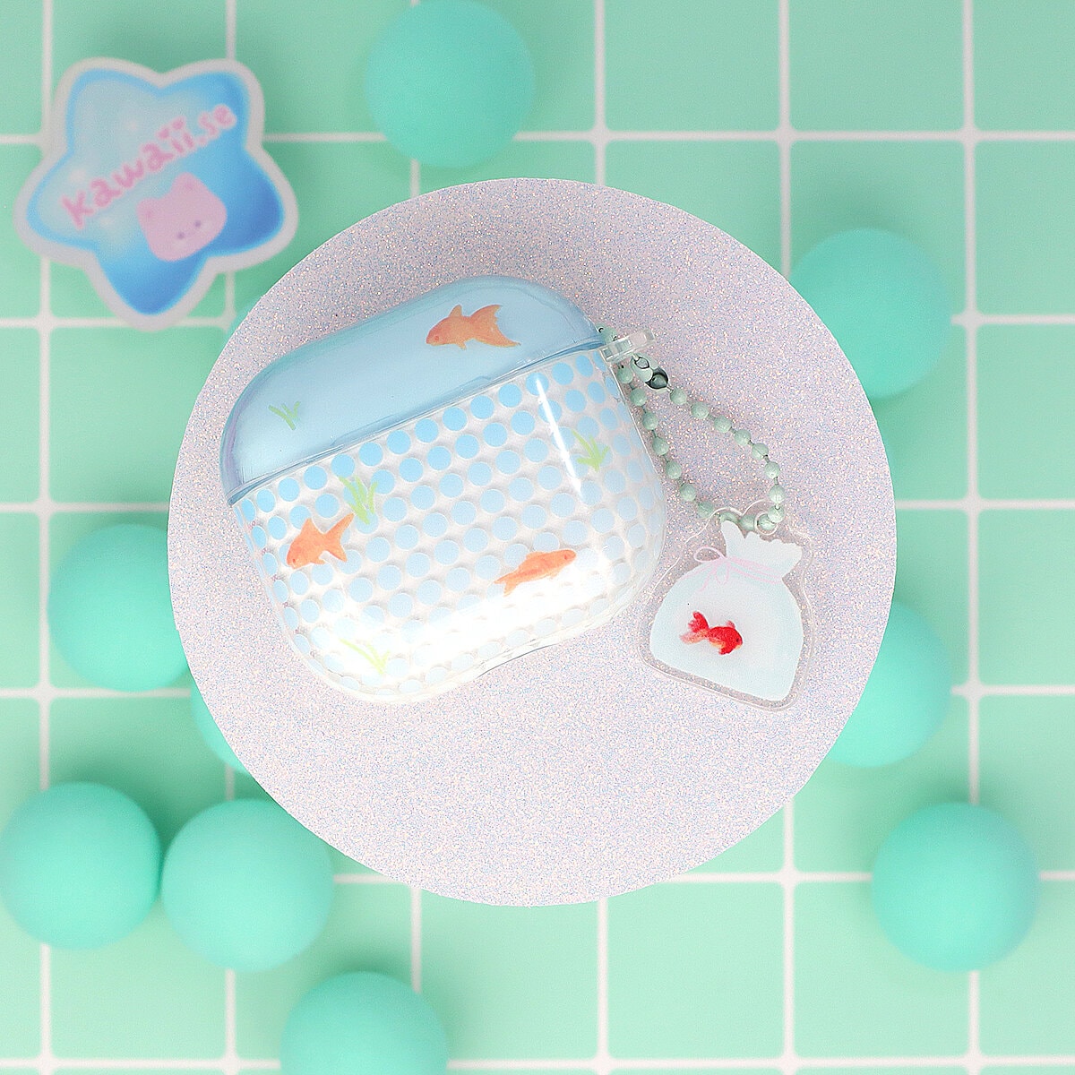 Airpodfodral med Bag Charm - Frutiger Aero