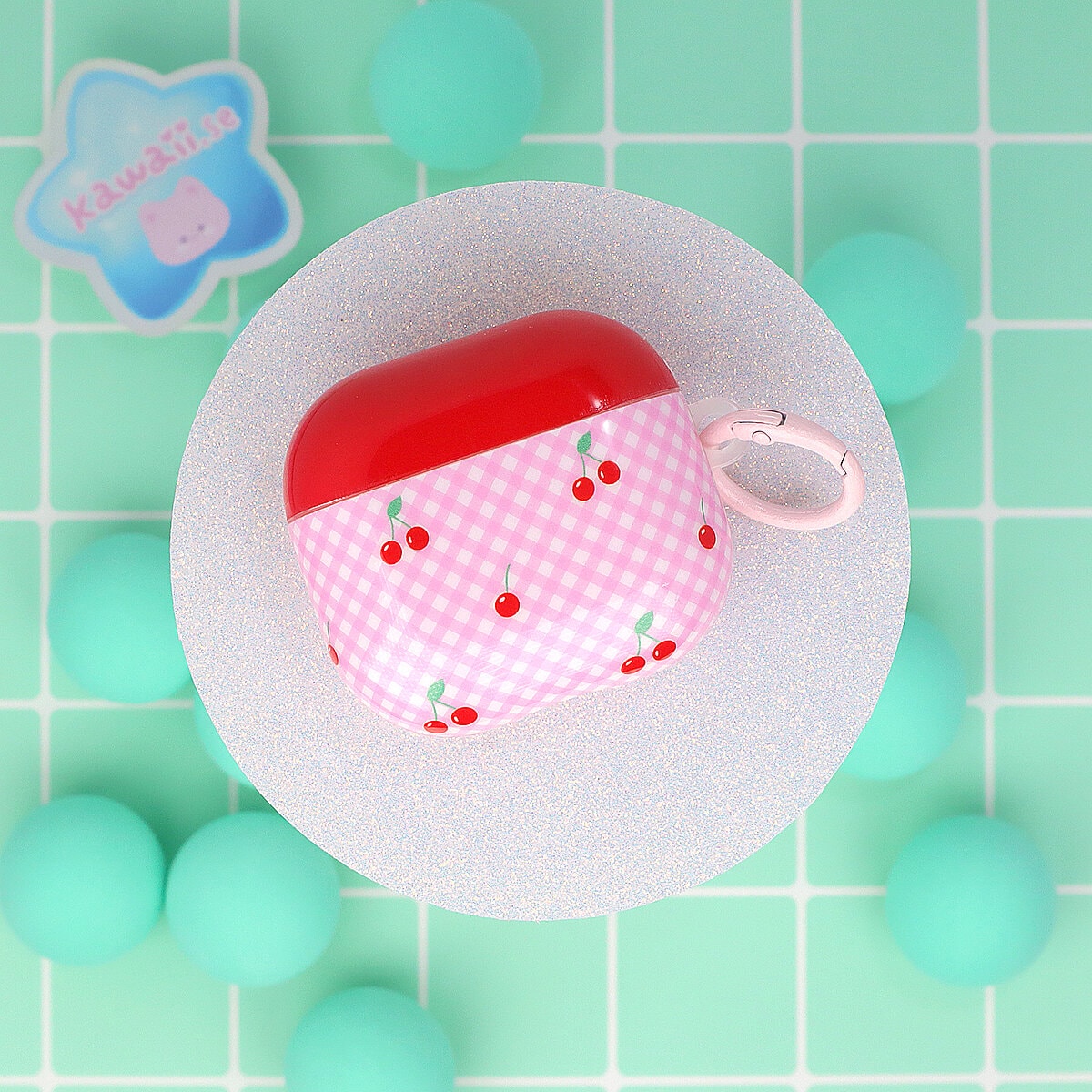 Airpodfodral med Nyckelring - Gingham Cherries