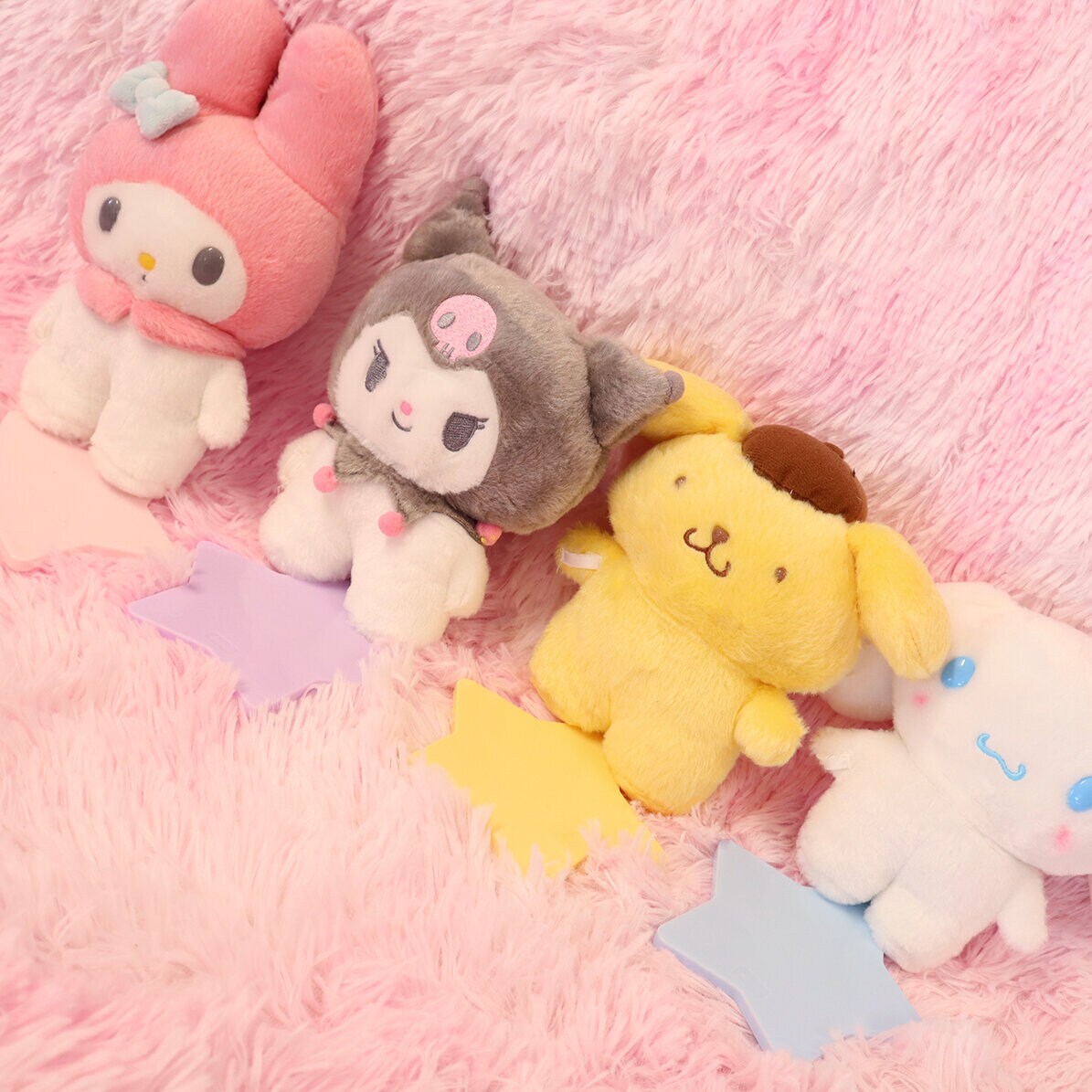 Stående plushie på stjärna - Pompompurin