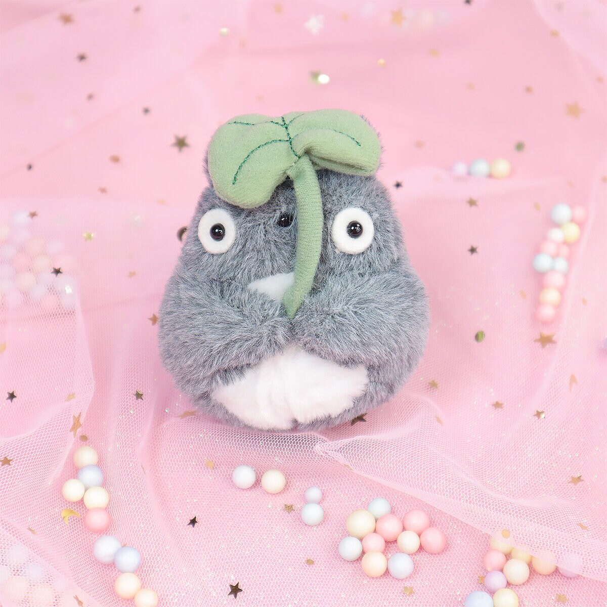 Mini Totoro-plushie med löv
