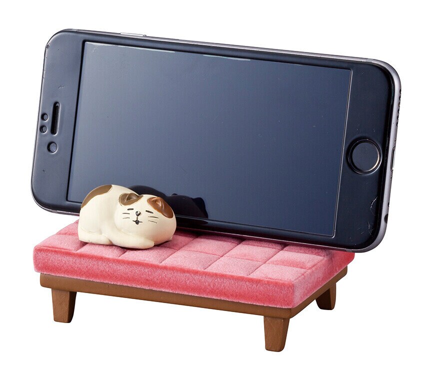 Mobilstöd, katt i soffa