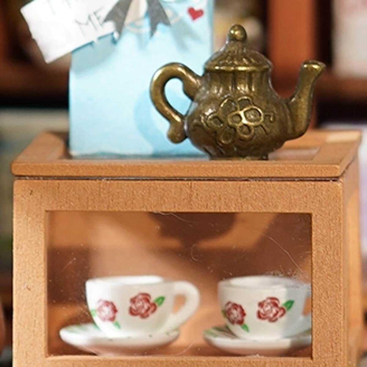 DIY Miniatyrmodell Alice´s Tea Store