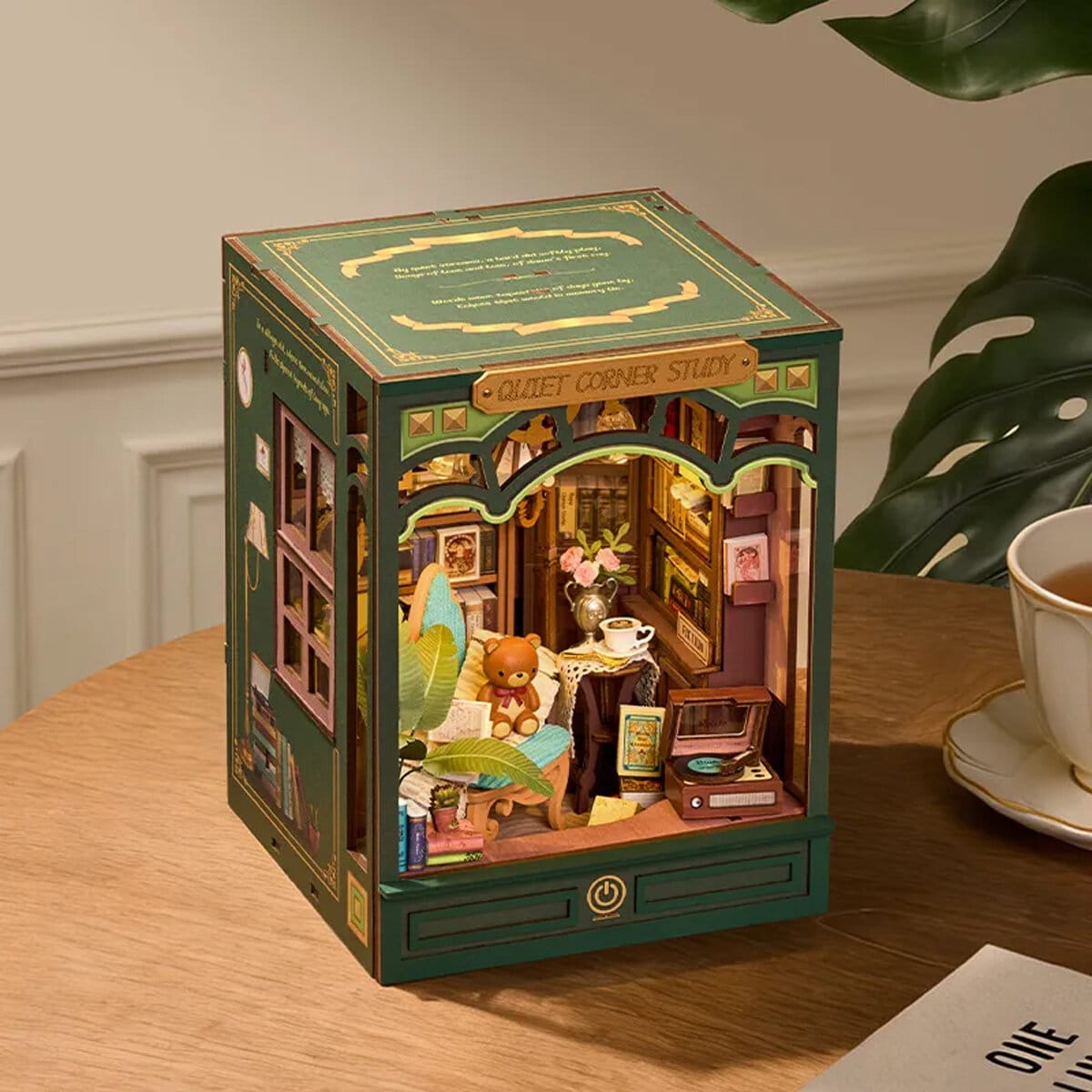 DIY Miniatyrmodell Quiet Corner Study